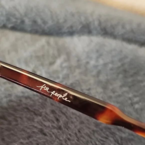 Free People Tortoise Brown Sunglasses - Picture 2 of 5